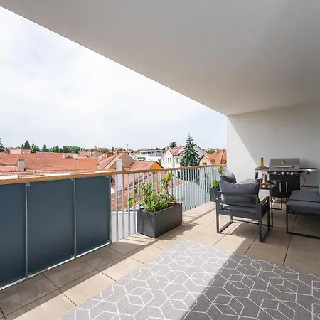 דירה Fully Equipped With Terraces, Free Garage Parking, Netflix & Ac - By Cz *