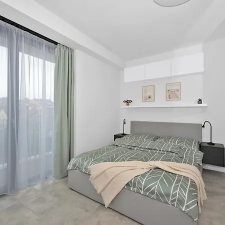 דירה Fully Equipped With Terraces, Free Garage Parking, Netflix & Ac - By Cz