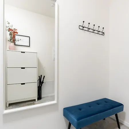 Fully Equipped With Terraces, Free Garage Parking, Netflix & Ac - By Cz *