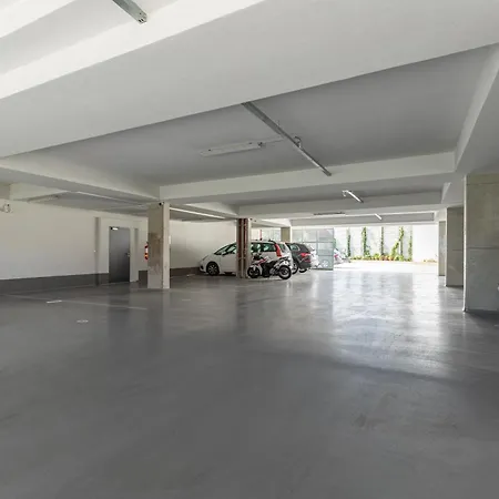 Fully Equipped With Terraces, Free Garage Parking, Netflix & Ac - By Cz 아파트 *