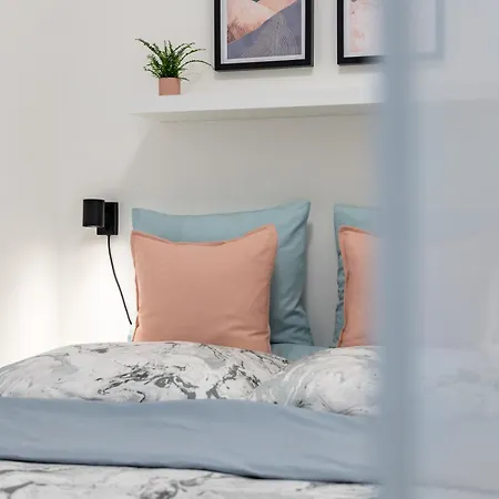Fully Equipped With Terraces, Free Garage Parking, Netflix & Ac - By Cz *