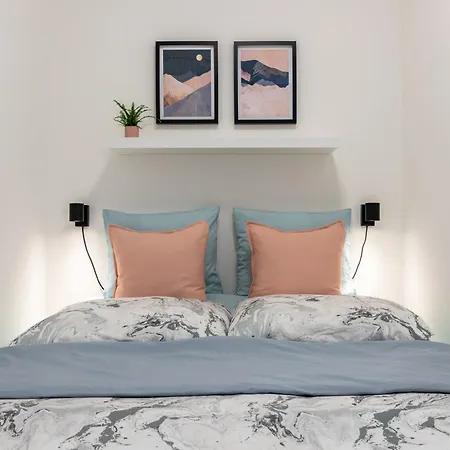 شقة Fully Equipped With Terraces, Free Garage Parking, Netflix & Ac - By Cz Slapanice