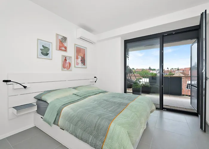 Fully Equipped With Terraces, Free Garage Parking, Netflix & Ac - By Cz 아파트