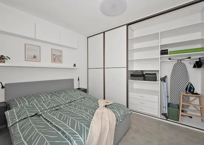 Fully Equipped With Terraces, Free Garage Parking, Netflix & Ac - By Cz 아파트