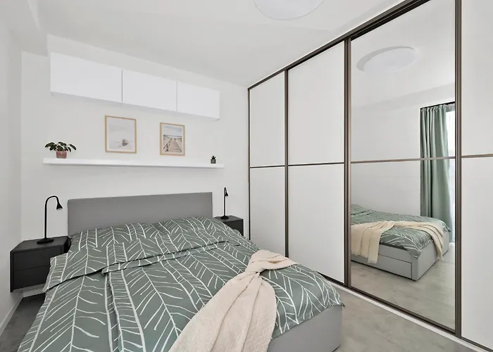 Fully Equipped With Terraces, Free Garage Parking, Netflix & Ac - By Cz 아파트 *