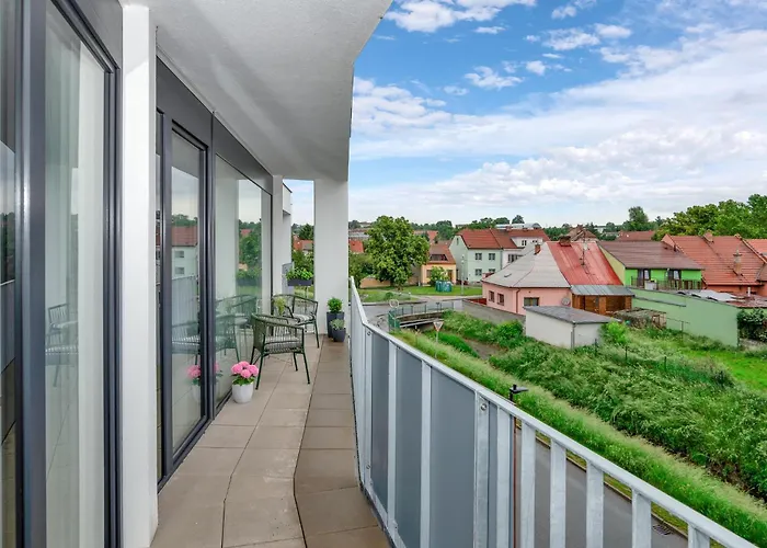 Fully Equipped With Terraces, Free Garage Parking, Netflix & Ac - By Cz 아파트 Slapanice