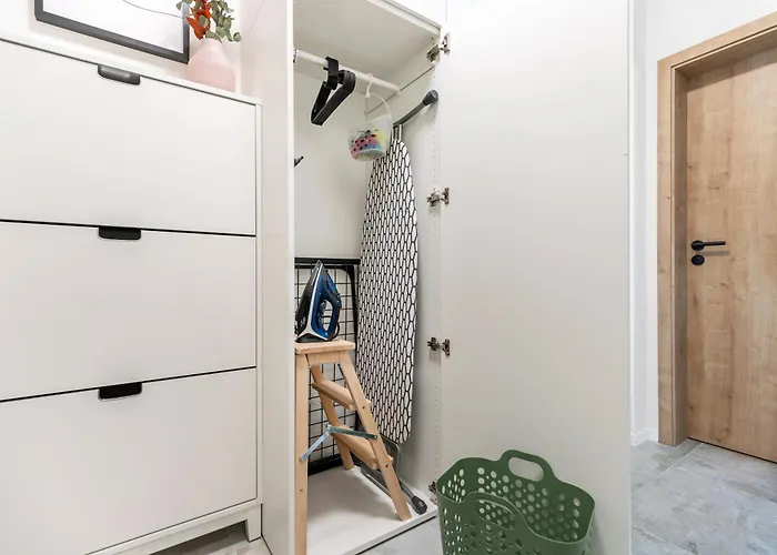 아파트 Fully Equipped With Terraces, Free Garage Parking, Netflix & Ac - By Cz