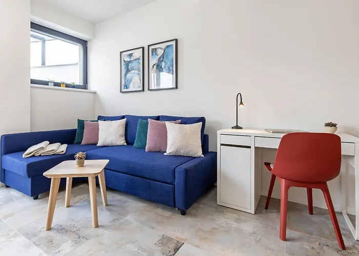 Fully Equipped With Terraces, Free Garage Parking, Netflix & Ac - By Cz *