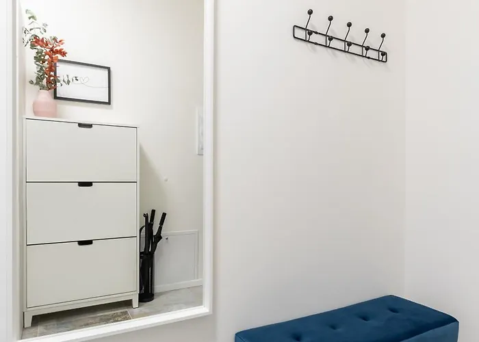 Fully Equipped With Terraces, Free Garage Parking, Netflix & Ac - By Cz *